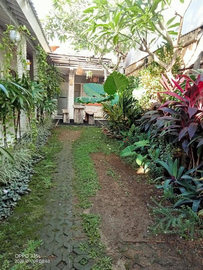 Pondok Ayu Homestay Canggu Esterno foto